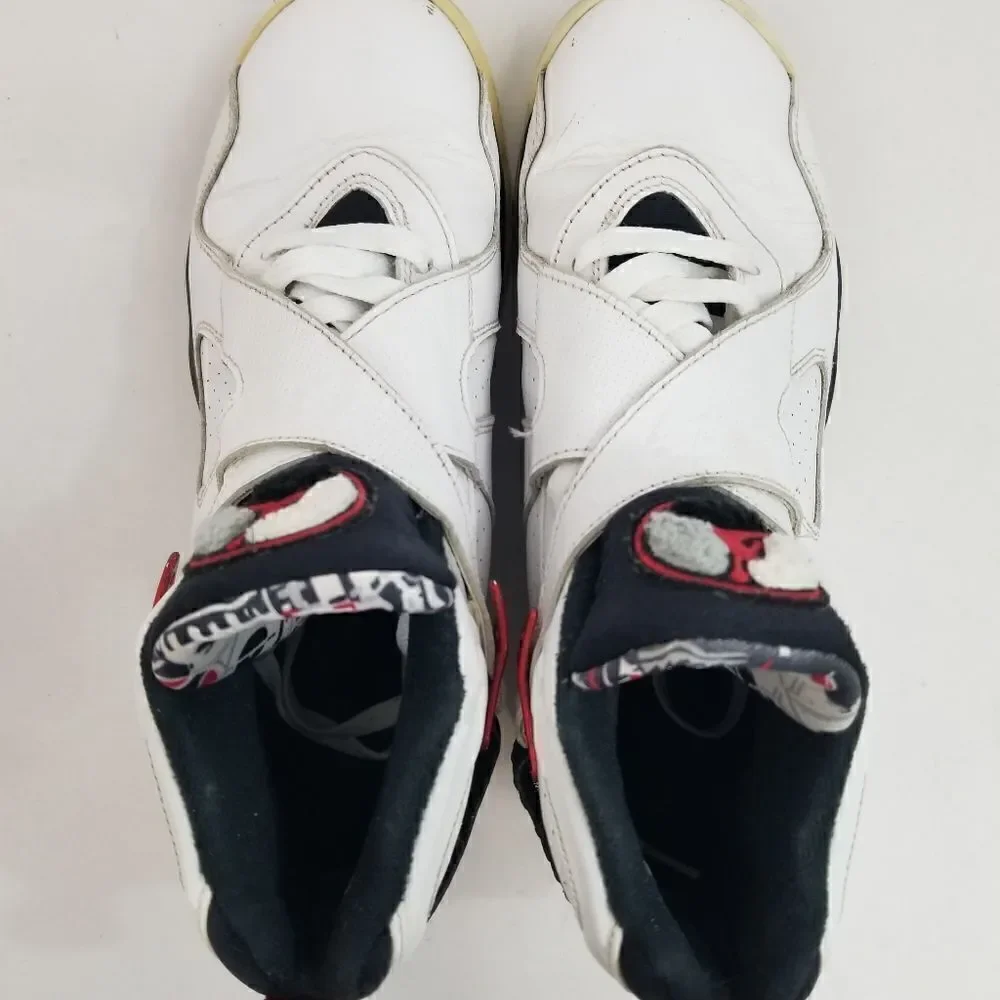 Nike Air Jordan 8 Bugs Bunny Sneakers. Size 7Y or can fit as a Women's Size 8.5 - Picture 7 of 10
